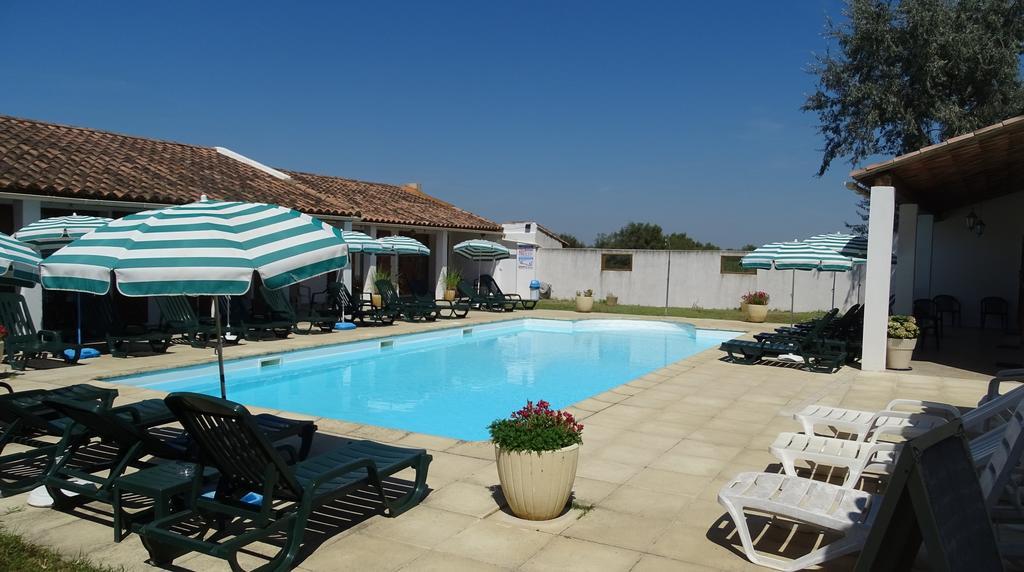 Auberge de la Fadaise Saintes-Maries-de-La-Mer Exterior foto