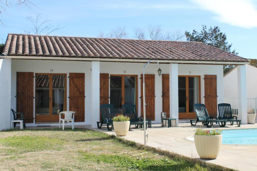 Auberge de la Fadaise Saintes-Maries-de-La-Mer Exterior foto